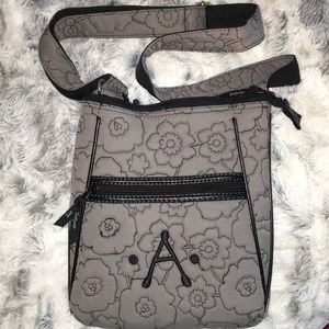 Thirty one cross body